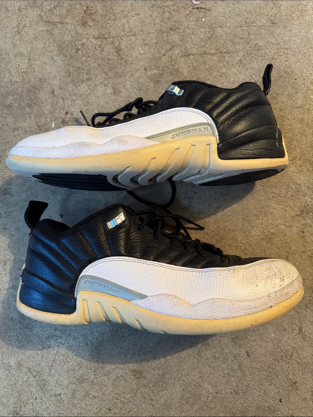 Jordan 12 retro taxi Low-Top Sneakers - Black & White size 10.5